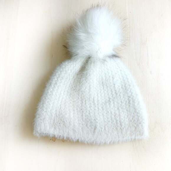 Nordstrom Rack Fuzzy White Winter‎ at Pom Pom Faux fur Knit Women's - Picture 1 of 5
